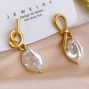 Matte Gold Plated Pearl Drop Earrings